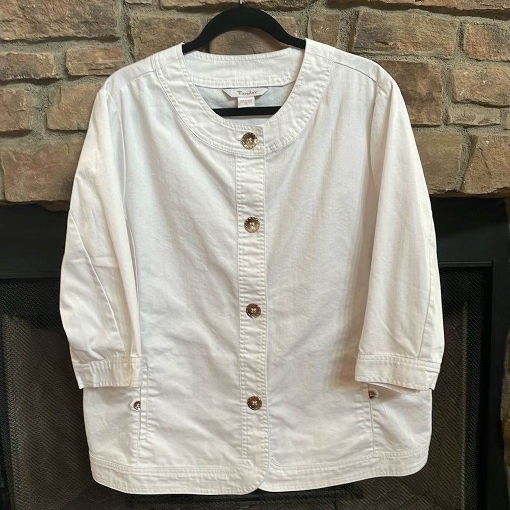 TanJay white jacket with silver buttons and front pockets. Size 18
